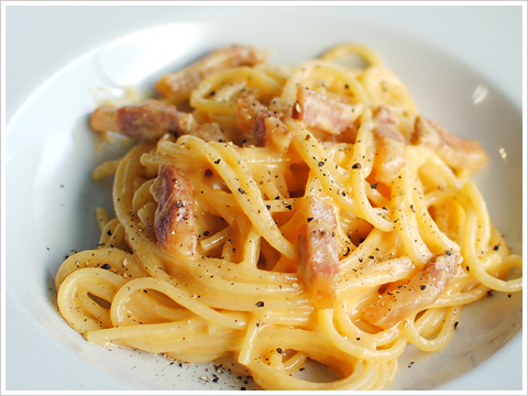 spaghettoni alla carbonara con pecorino.jpg