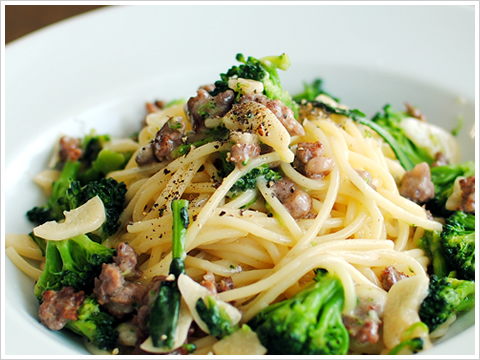 spaghetti alla salsiccia con broccoli.jpg