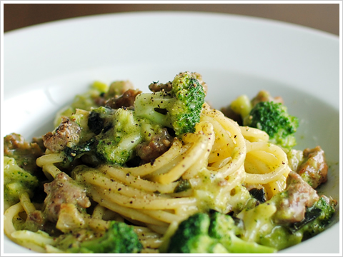spaghettone alla salsiccia e broccoli.jpg