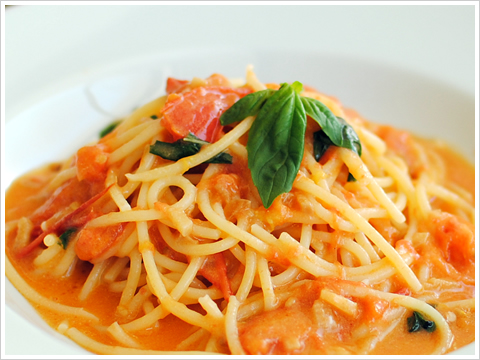 spaghetti al pomodoro.jpg