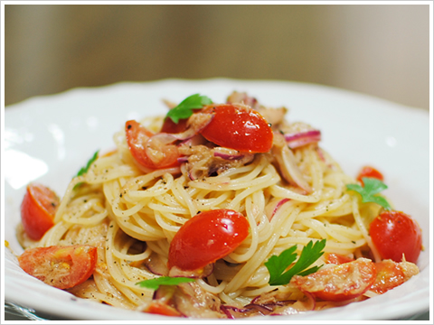 spaghettini freddi al pomodorino e tonno.jpg